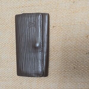 Louis Vuitton Four Key Holder in Moka Epi Leather